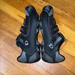 Pearl Izumi All-Road III Cycle/ Spin Bike Shoe, size 39/7 to 7.5